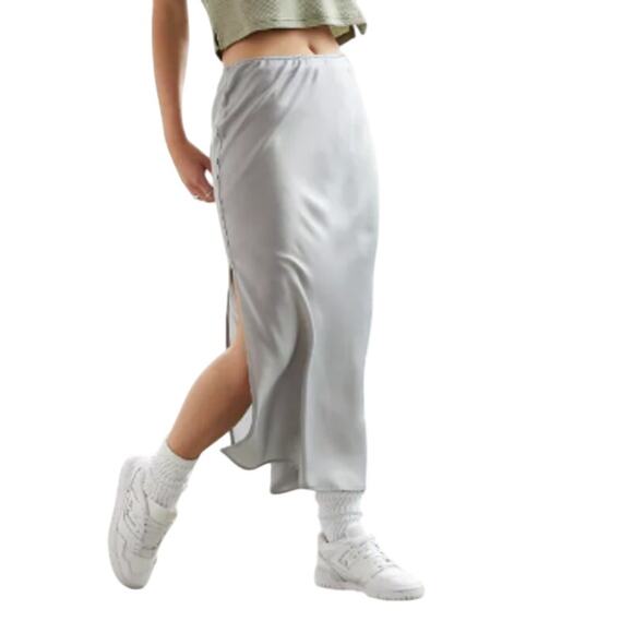 New American Eagle Womens Size 8 Dove Gray Maddie & Kenzie Ziegler Midi Skirt - Picture 1 of 5